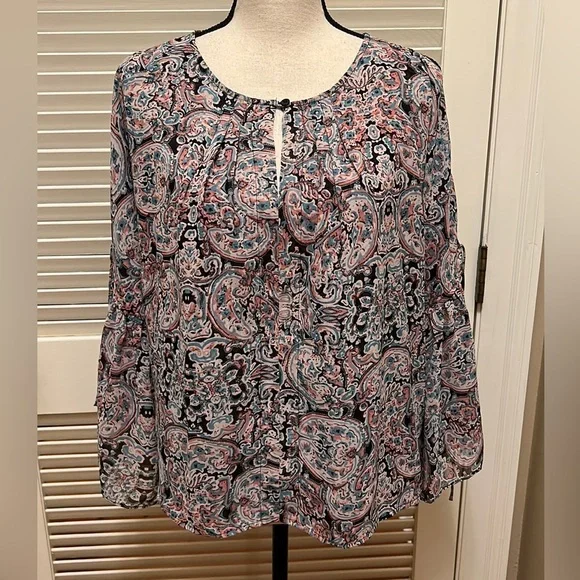 3. C Boho Blouse in Paisley Print, Split Sleeves, Size Large - Picture 16 of 16